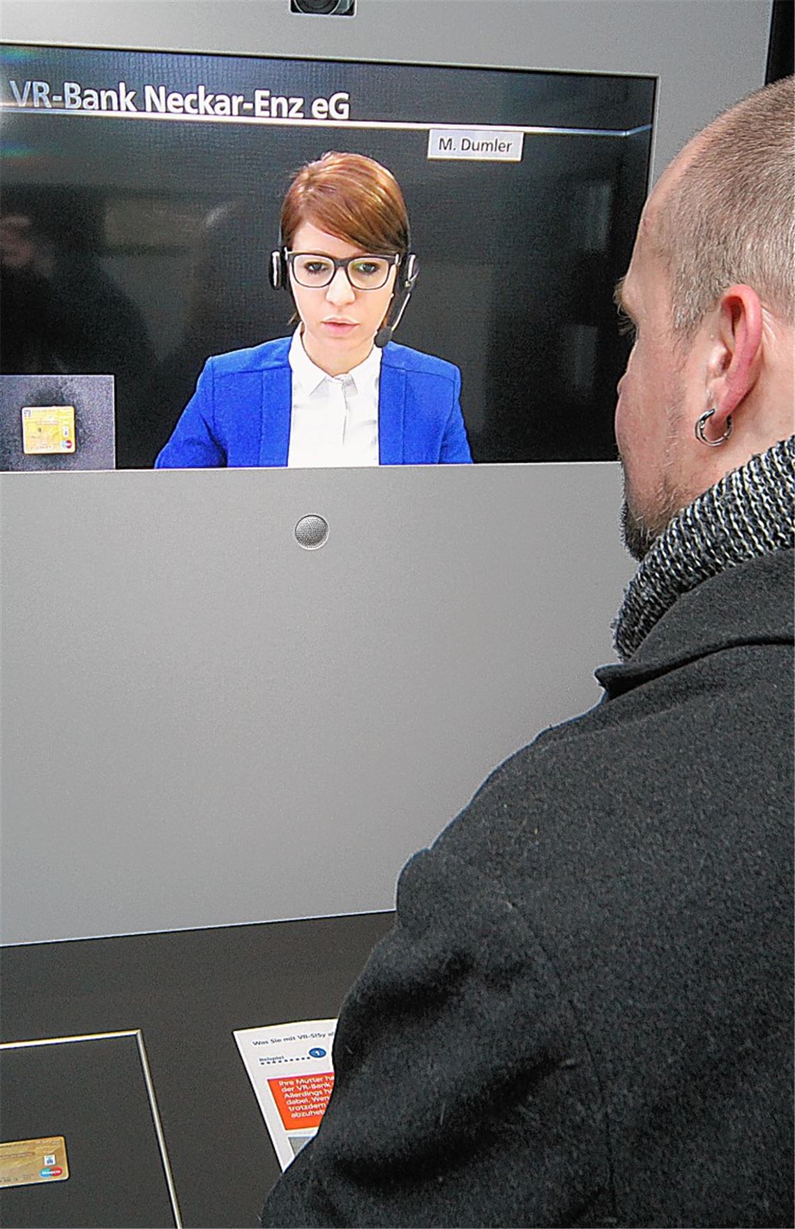 Video-Konferenz verbindet Kunden mit ihrer Bank