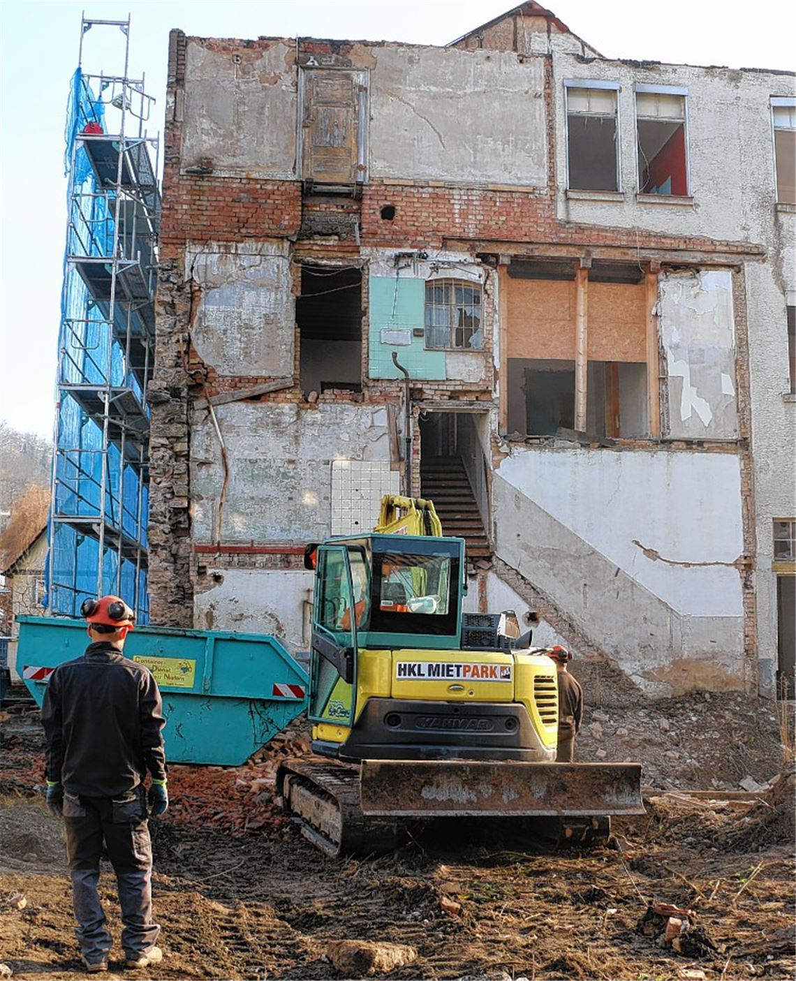 Bijouterie: Später Start überrascht die Stadt