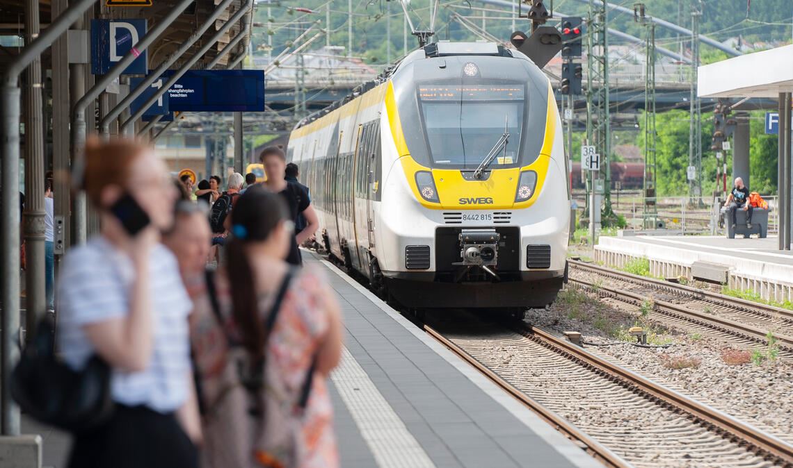 Bauarbeiten im Stuttgarter S-Bahnnetz wirken sich auf den Zugverkehr aus. So enden MEX-17-Züge vom 27. Juli bis zum 6. September in Bietigheim-Bissingen. Foto: Fotomoment