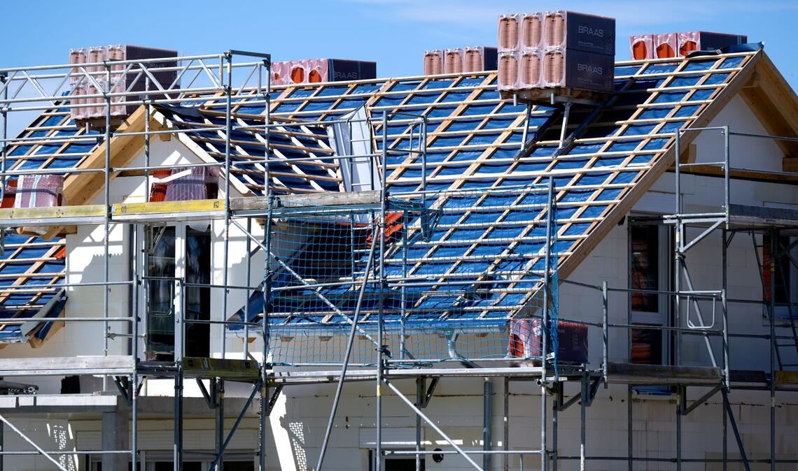 Bauen wird immer teurer: Wird der Traum vom Einfamilienhaus aufgrund höherer Bauzinsen noch unerfüllbarer?