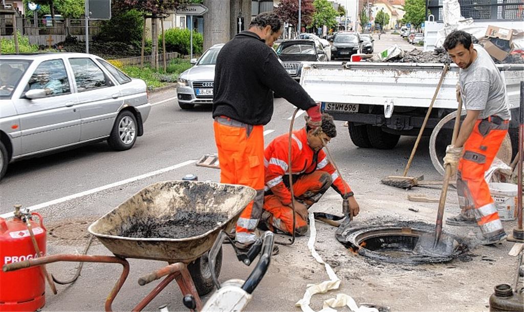 Baustelle auf der ins Illinger Ortszentrum führenden Fahrbahn. Foto: Appich