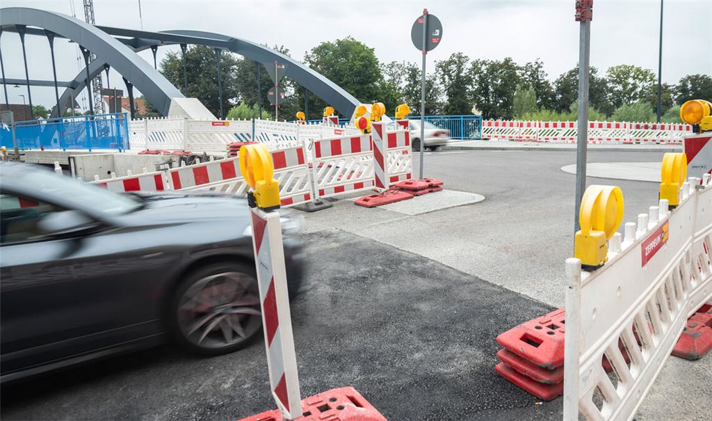 Baustellenabsicherung ist Teil des Problems. Auf diese kann jedoch nicht verzichtet werden. Foto: Fotomoment