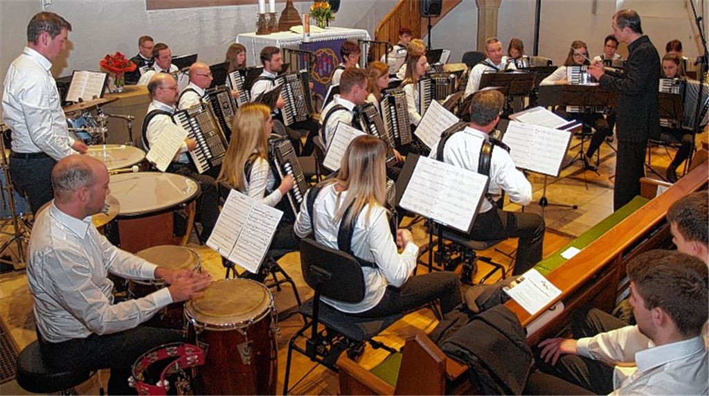 Harmonika-Spielring zeigt seine Klasse