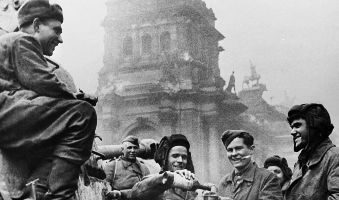 Befreiung Berlins am 8. Mai 1945 durch sowjetische Soldaten.