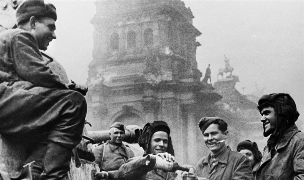 Befreiung Berlins am 8. Mai 1945 durch sowjetische Soldaten.