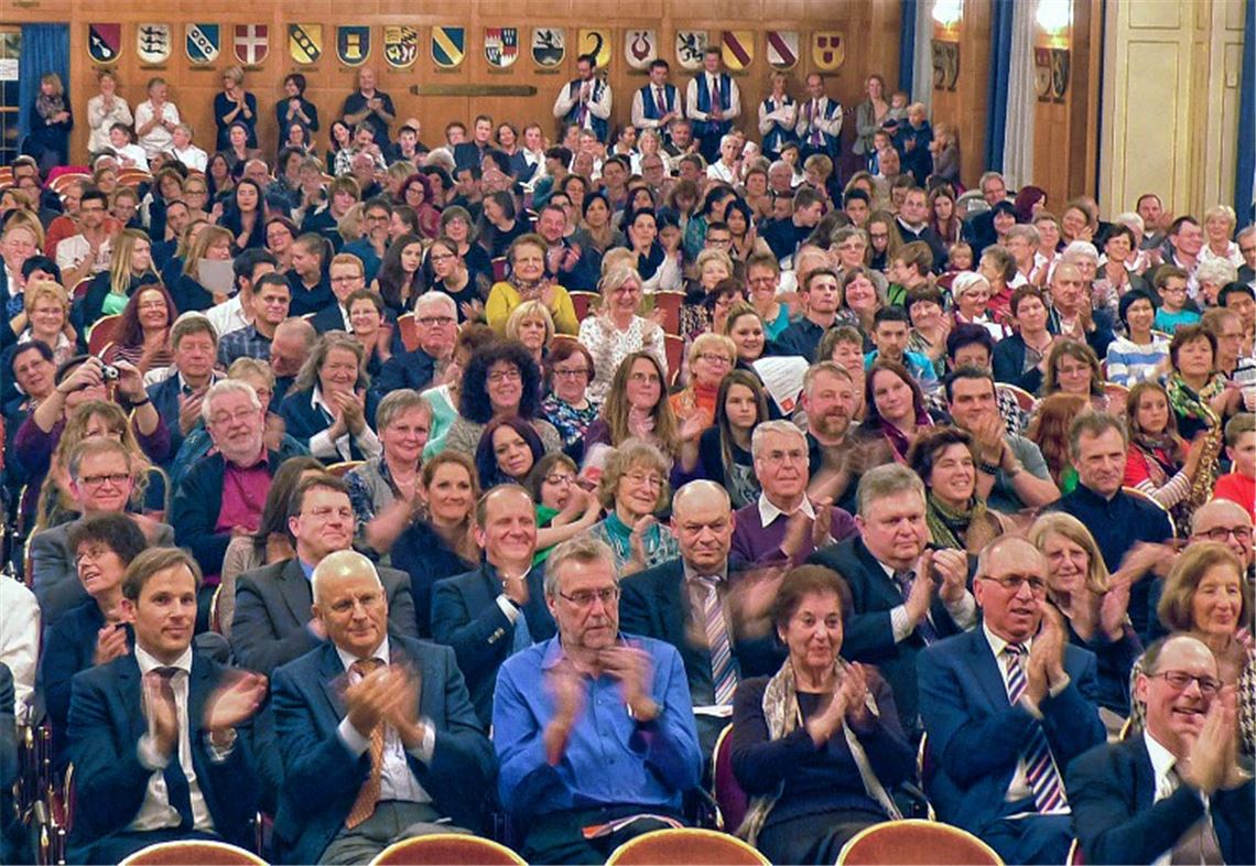 Begeisterten Beifall ernten die Musiker, die sich beim Preisträgerkonzert präsentieren.