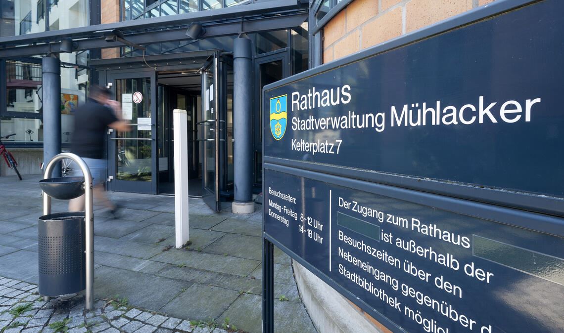 „Behördenlotsen“ sollen Menschen mit Migrationsgeschichte helfen, sich bei Verwaltungsvorgängen besser zurechtzufinden. Symbolfoto: Archiv