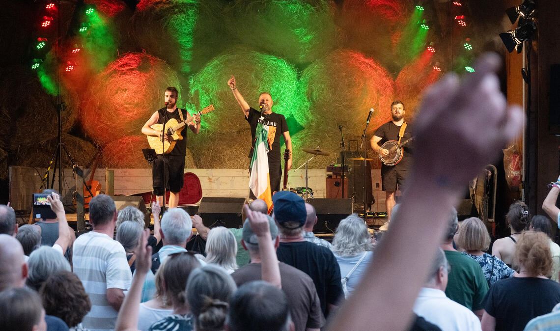 Bei „Folk on Farm“ wird irisch musiziert und gesungen. Fotos: Fotomoment