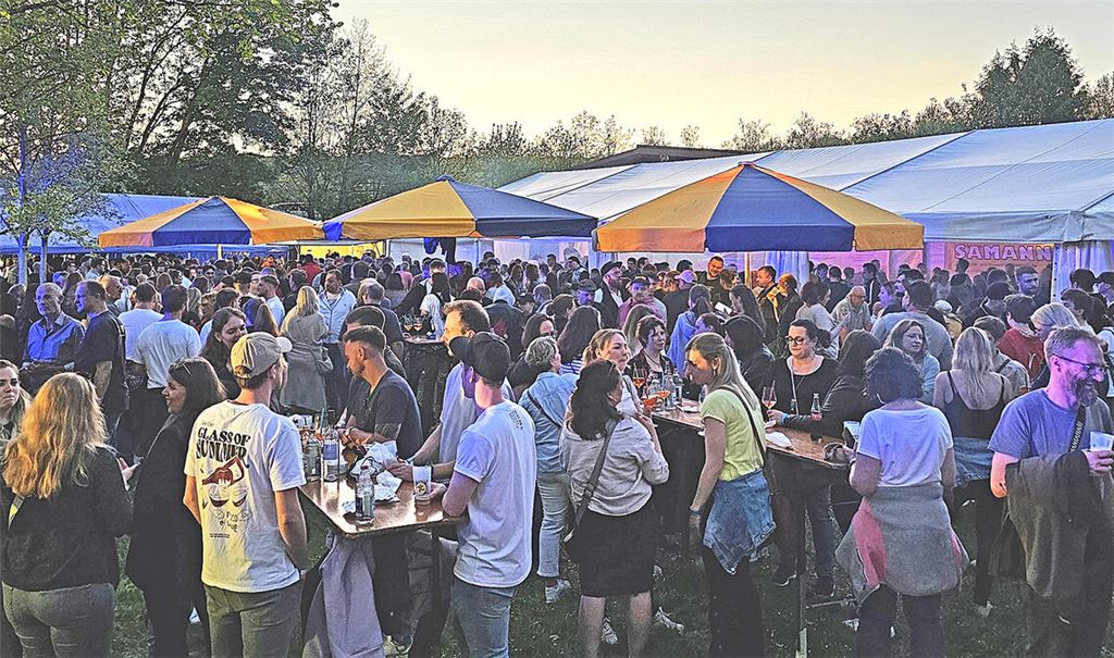 Bei „Hex on fire“ geht es nicht nur im Zelt stimmungsvoll zu. Foto: privat