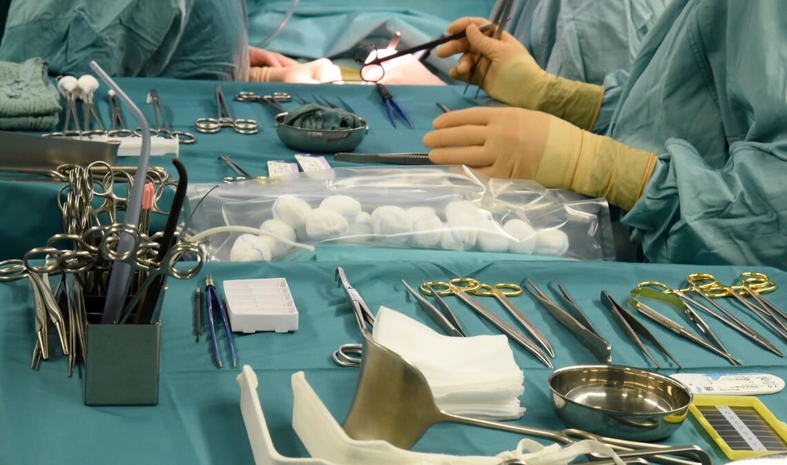 Bei Nierentransplantationen soll eine Gesetzesänderung für mehr Spenden sorgen. (Archivbild)