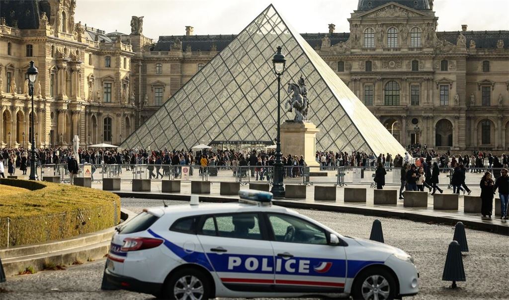 Bei dem Einbruch am Sonntag vor einer Woche hatten unbekannte Täter Schmuckstücke und Juwelen im geschätzten Wert von rund 88 Millionen Euro erbeutet.