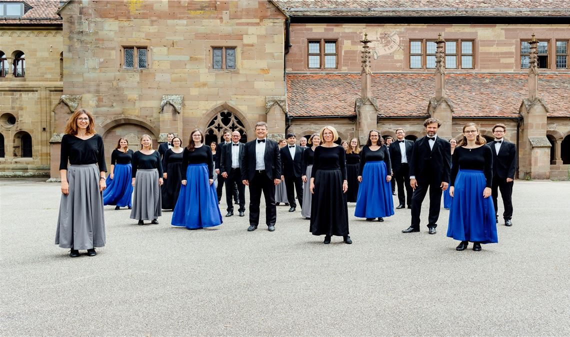 Bei dem Konzert des renommierten Maulbronner Kammerchors fügen sich Bestandteile verschiedener Programme aus jüngerer Zeit zu einem ermutigenden, aber auch nachdenklich stimmenden Ganzen. Foto: Kammerchor