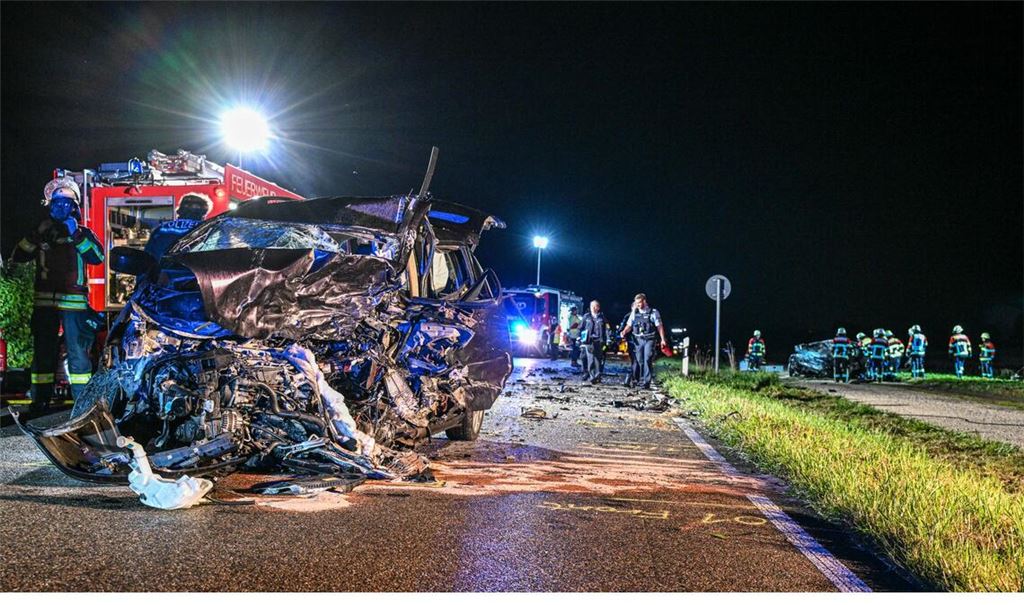 Bei dem Unfall kamen zwei Autofahrer ums Leben.