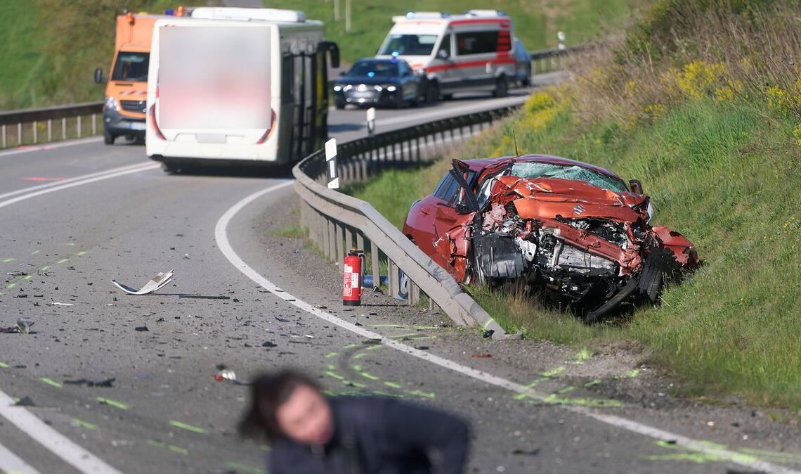 Bei dem Unfall starb eine Frau, weitere Menschen wurden leicht verletzt.
