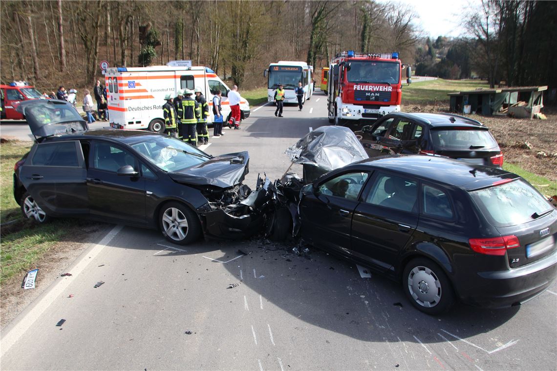 910_0008_127979_bf_Unfall_Pforzheim_Dietlinger_Strasse_1