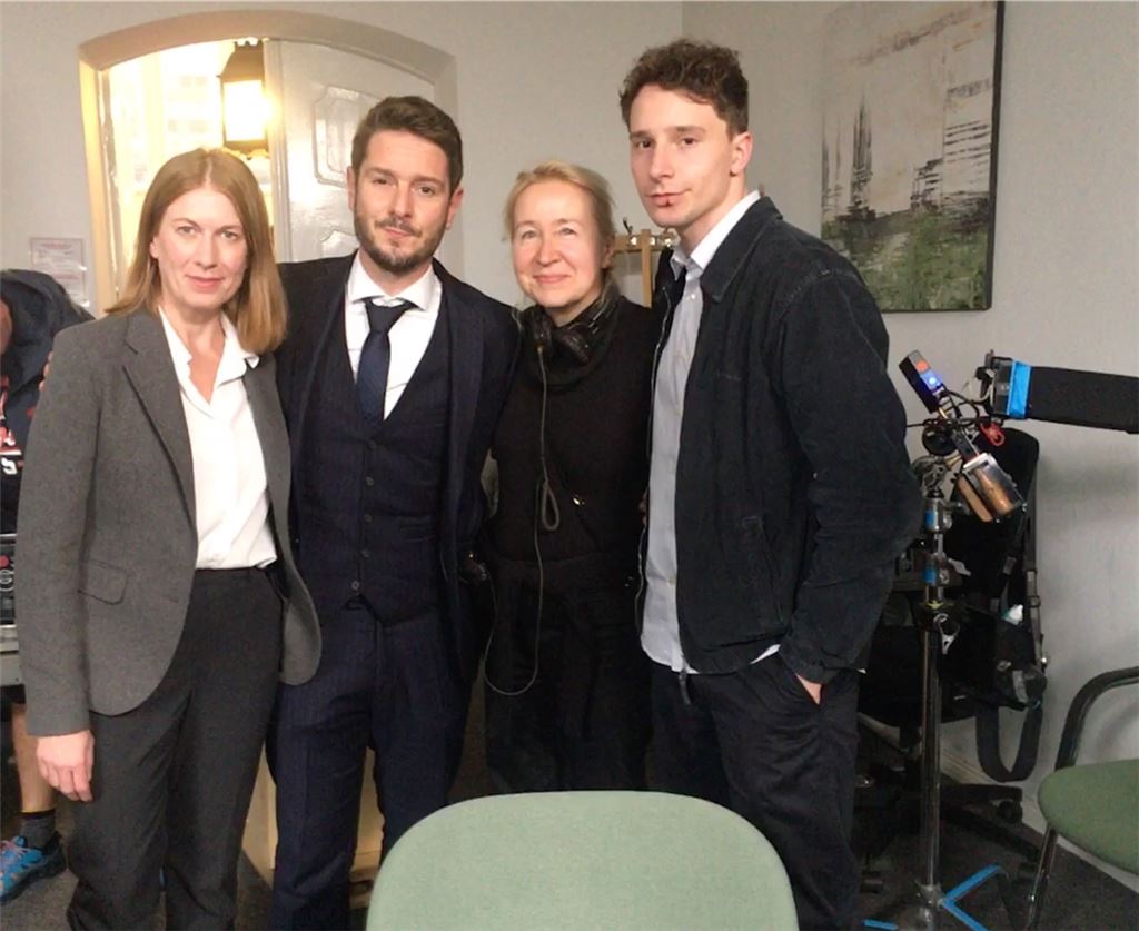 Bei den Dreharbeiten zu „Martha und Tommy“: Michael Baral (2.v.li.) mit Dinah Hellwig (li.), Regisseurin Petra K. Wagner und Jonathan Berlin.privat
