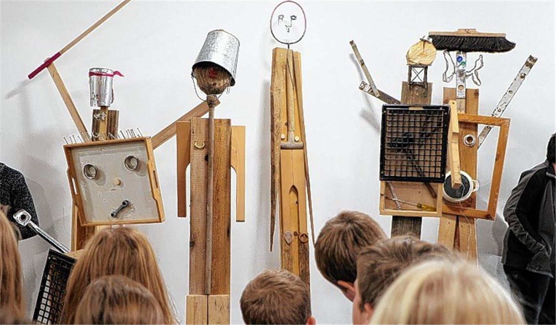 Schülerkunst statt kahler Wände Schülerkunst statt kahler Wände