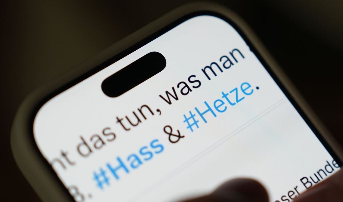 Bei den meisten Beschwerden aus Deutschland geht es um Beiträge auf Instagram, Facebook oder TikTok. (Symbolbild)