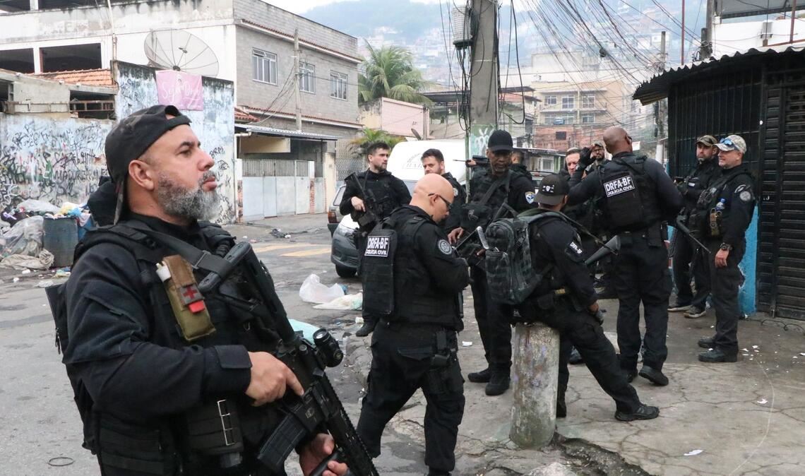 Bei den robusten Einsätzen der brasilianischen Polizei in den Elendsvierteln des Landes kommen immer wieder zahlreiche Menschen ums Leben.