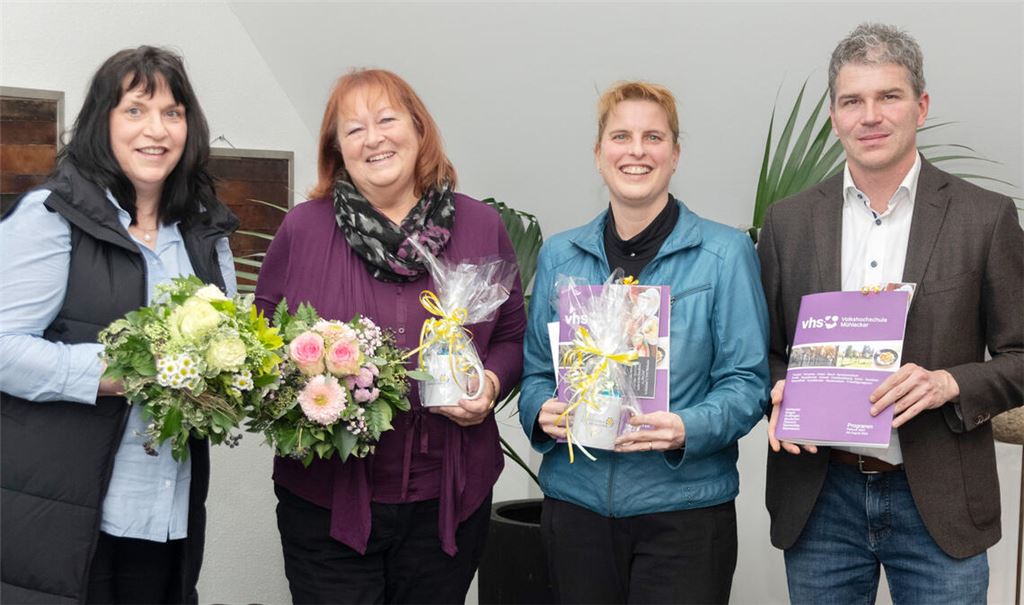 Bei der Amtsübergabe: Heike Schönfeld (v.li.), Renate Wimmer, Martina Terp-Schunter und Matthias Enz. Foto: Fotomoment