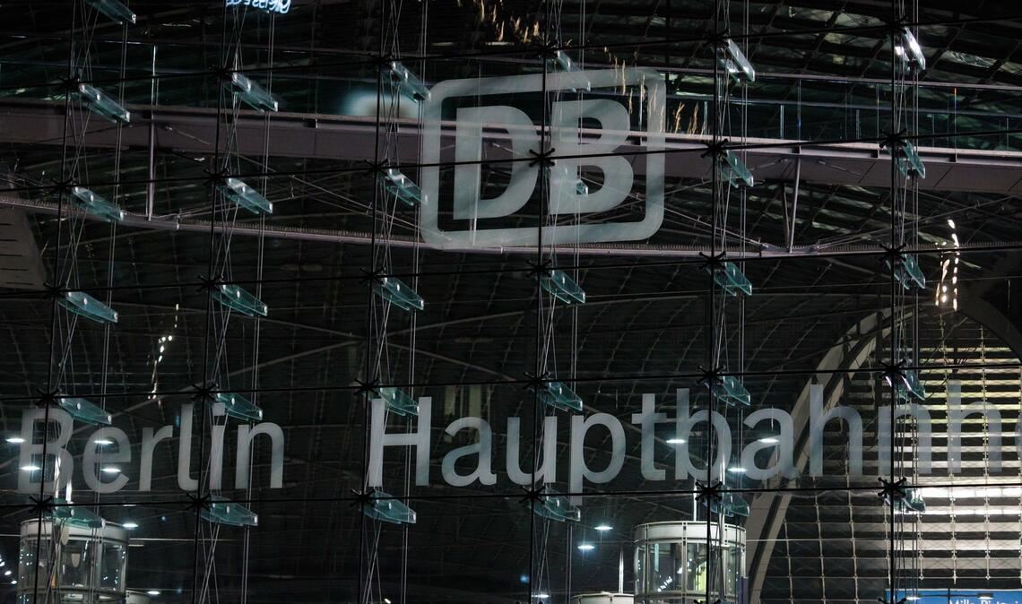 Bei der Deutschen Bahn beginnt in dieser Woche die entscheidende Tarifrunde mit der Lokführergewerkschaft GDL. (Archivbild)