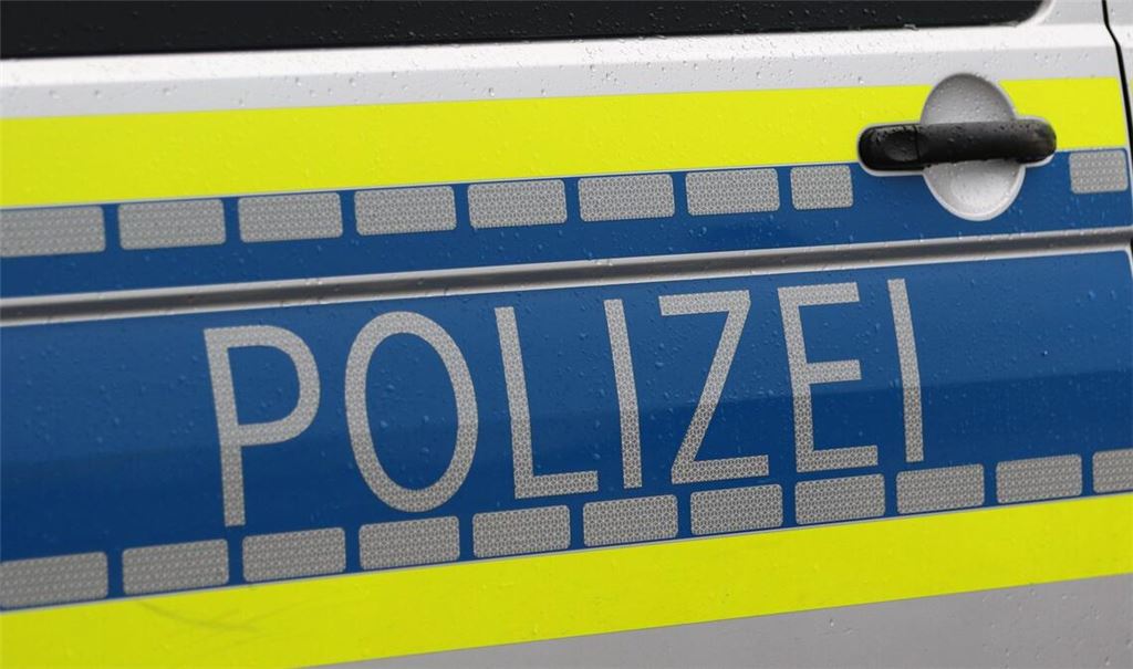 Bei der Durchsuchung von 30 Wohnungen in mehreren Landkreisen bei München hat die Polizei drei Kinder-Sexpuppen sowie weiteres Material sicher (Symbolfoto).