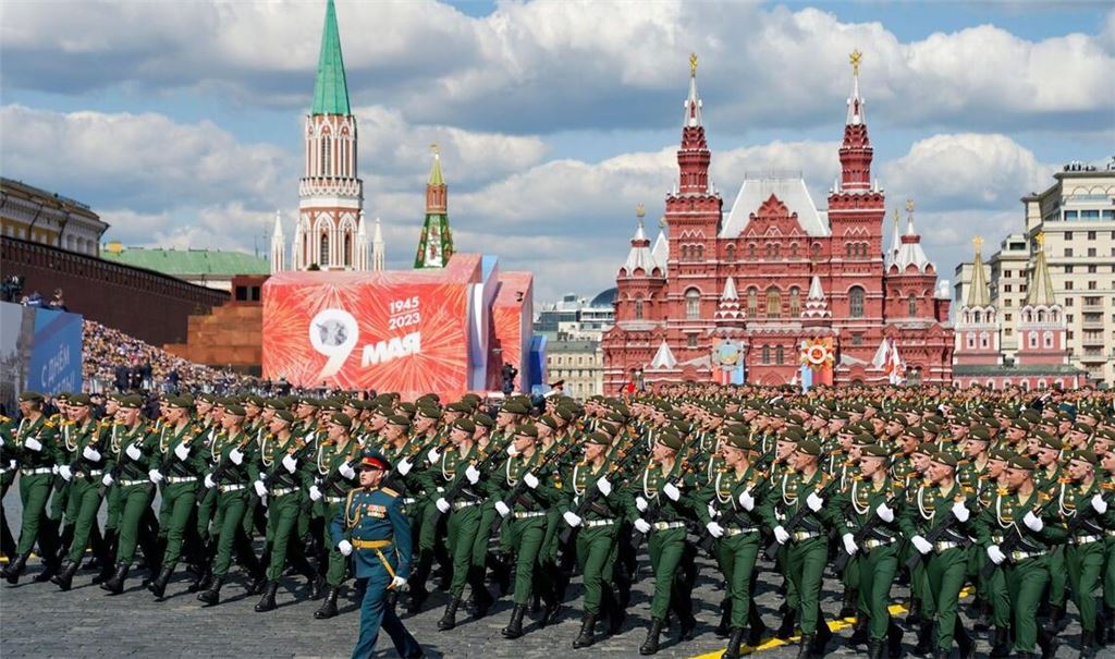 Bei der  Siegesparade am 9. Mai präsentiert Russland jährlich seine militärische Macht.