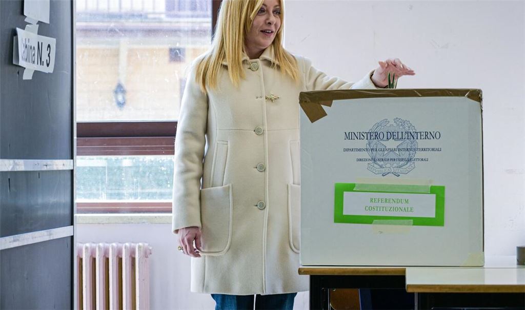 Bei der Stimmabgabe gab sich Ministerpräsidentin Giorgia Meloni noch zuversichtlich.