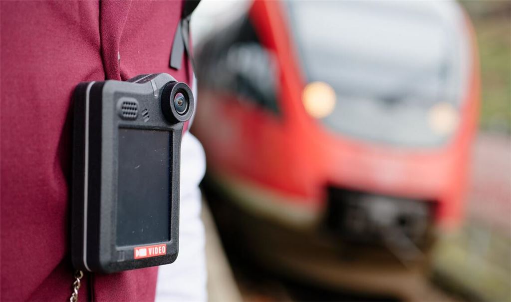 Bei der Verkehrsministerkonferenz in Lindau am Bodensee steht das Thema Sicherheit für Bahnbeschäftigte auf der Agenda. (Symbolbild)