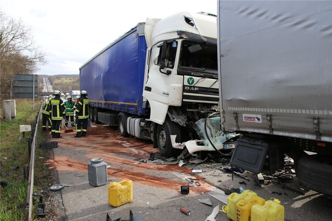 910_0008_127741_eis_unfall_lkw