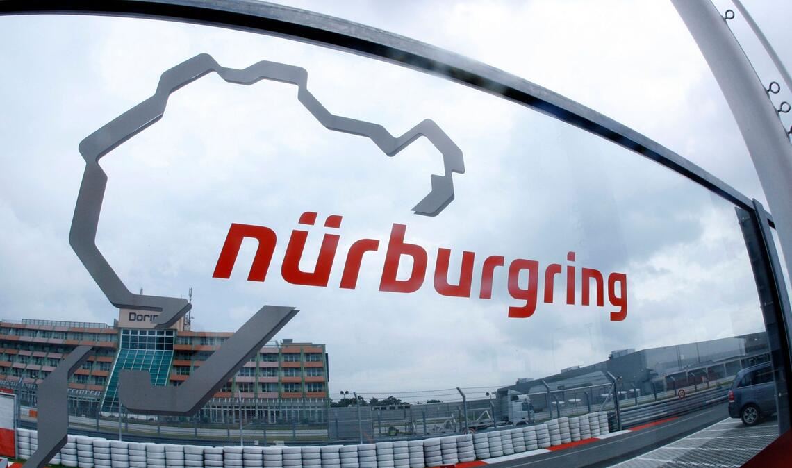 Bei einem Langstreckenrennen auf dem Nürburgring ist es zu einem Massenunfall gekommen (Symbolfoto).