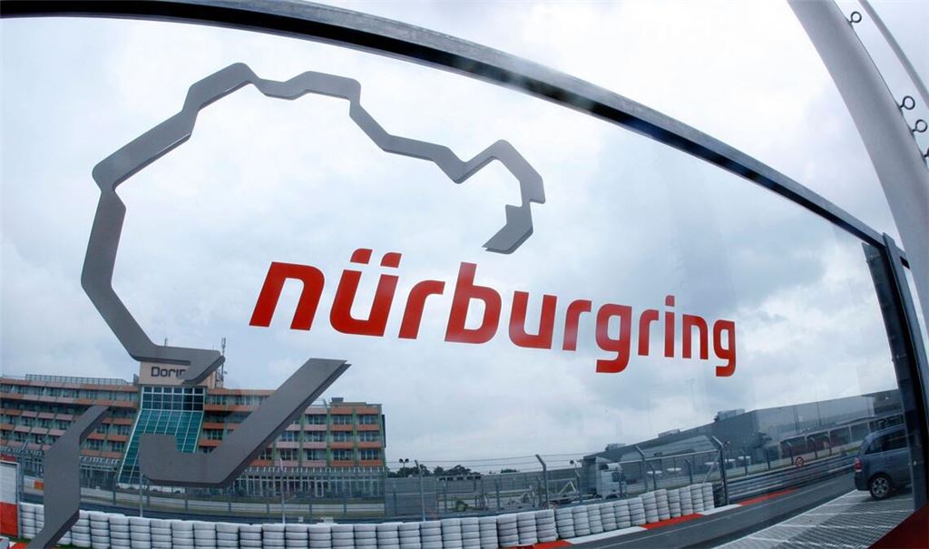Bei einem Langstreckenrennen auf dem Nürburgring ist es zu einem Massenunfall gekommen (Symbolfoto).