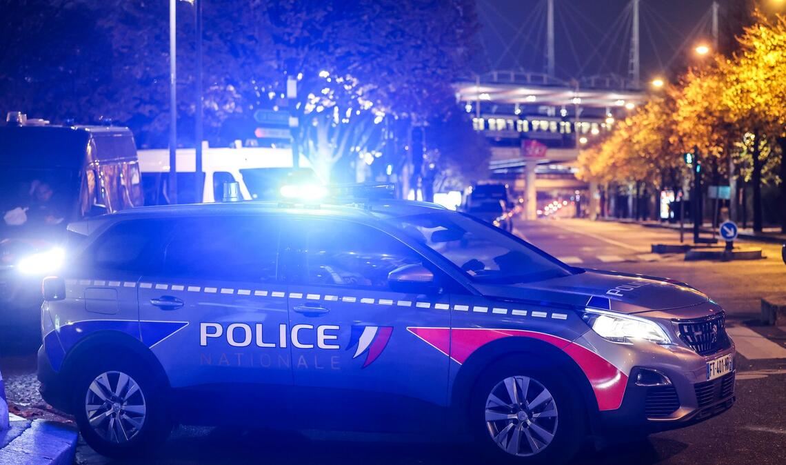 Bei einem Streit soll ein 13-Jähriger in Nizza seine Mutter mit einem Hammer erschlagen haben (Archivbild).