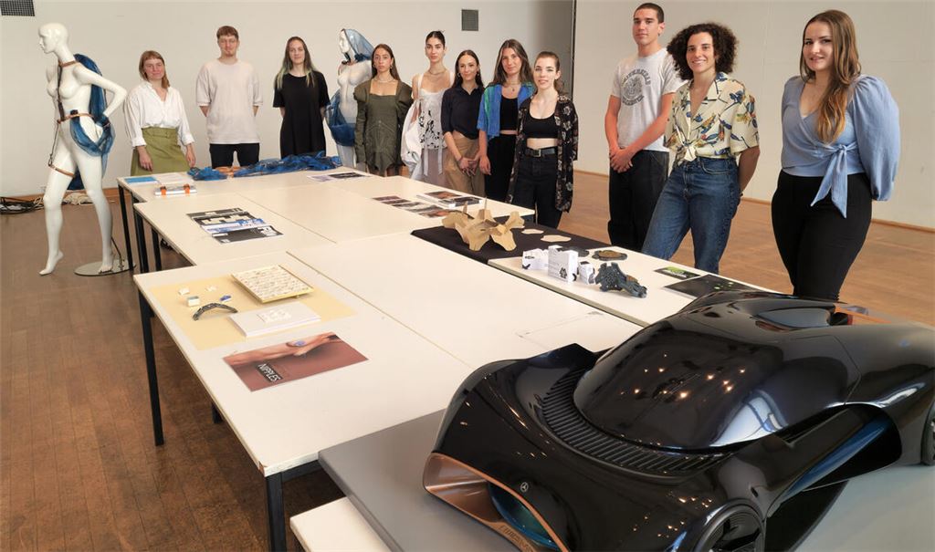 Bei einer Werkschau in der Hochschule für Gestaltung zeigen die Absolventen der verschiedenen Studiengänge ihre Abschlussarbeiten. Foto: Friedrich
