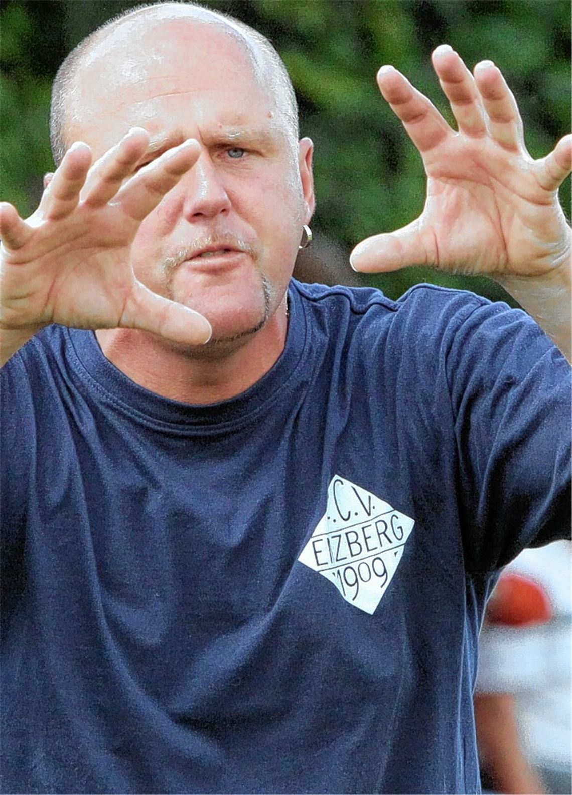 Bei jeder Gelegenheit konsequent zupacken, fordert Trainer Sascha John. Für seinen Geschmack lässt seine Mannschaft zu viele gute Chancen leichtfertig aus. Foto: Eigner