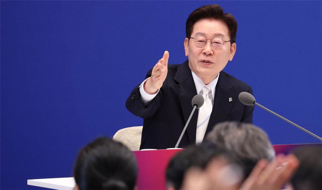 Bei seiner Pressekonferenz zum 1. Jahrestag seiner Amtseinführung äußerte sich Südkoreas Präsident Lee Jae Myung zum Skandal rund um die kürzlich abgehaltenen Regionalwahlen im Land.