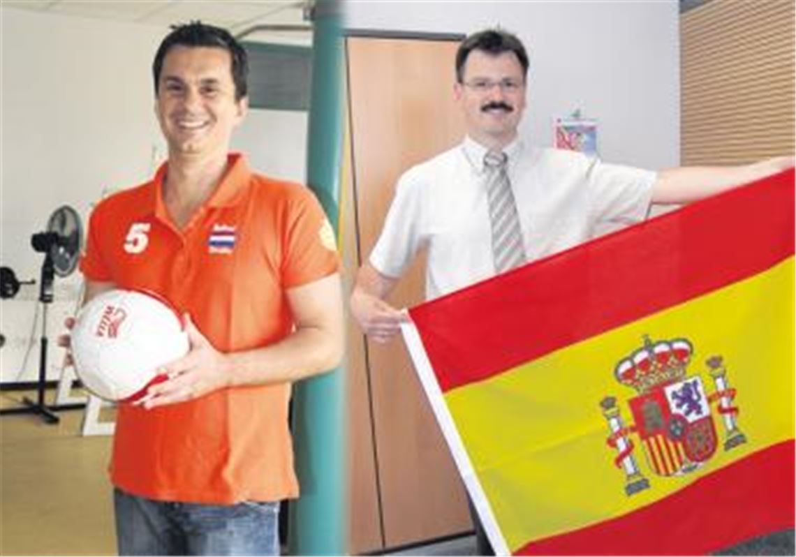 Beide tippen 2:1  sind aber trotzdem unterschiedlicher Ansicht. Erik de Greef (li.) aus Mühlacker ist sich sicher: Holland wird Weltmeister. Agustin Gastanazagogeascoa hingegen glaubt, dass seine Selección auch der niederländischen Elftal ihre Grenzen aufzeigt. Aber egal wie es ausgeht: Gefeiert wird auf jeden Fall. Da sind sich die Fans wieder einig. Fotos: Archiv, Montage: MT