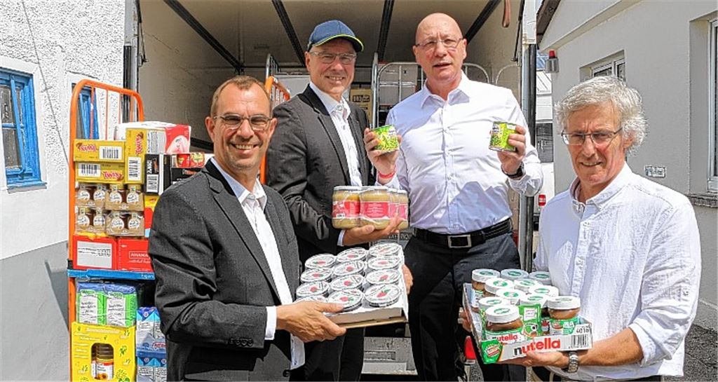 OB Schneider dankt Porsche für Spenden