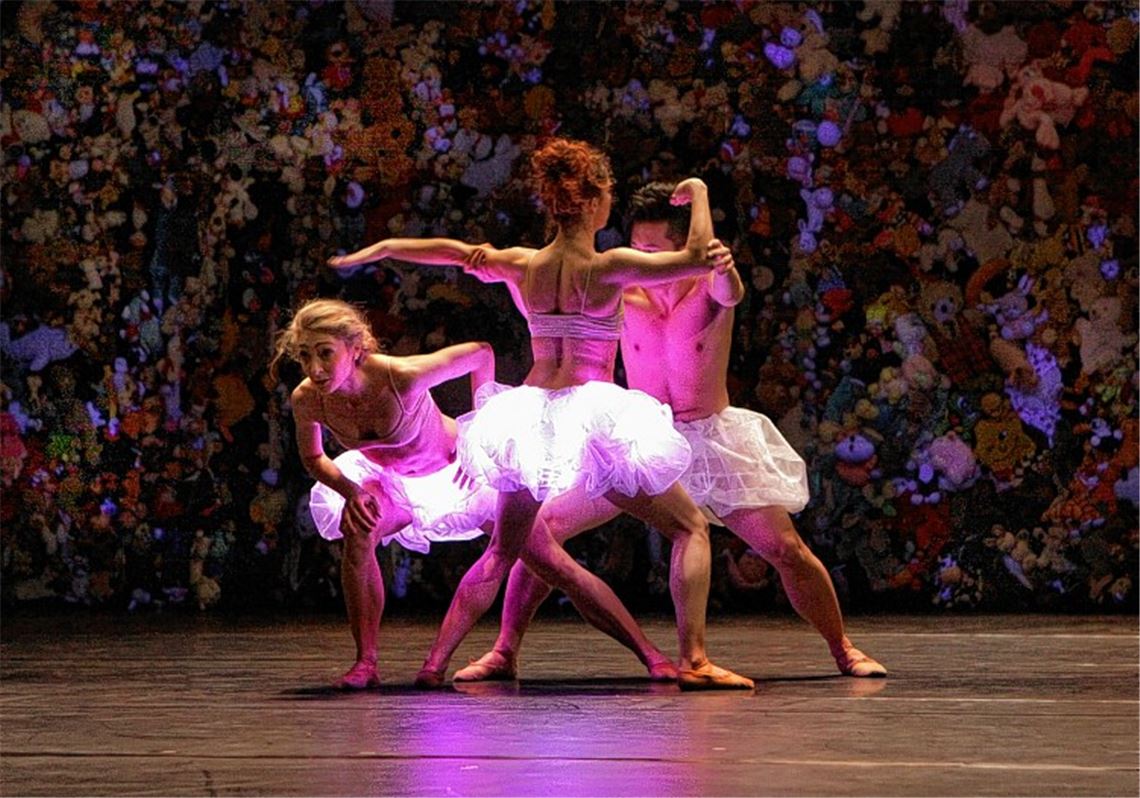 Beim Ballett „Nussknacker und Mausekönig“ haben Camilla Marcati, Carlotta Squeri und Tu Ngoc Hoang (v.li.) unterschiedliche Aufgaben zu bewältigen.