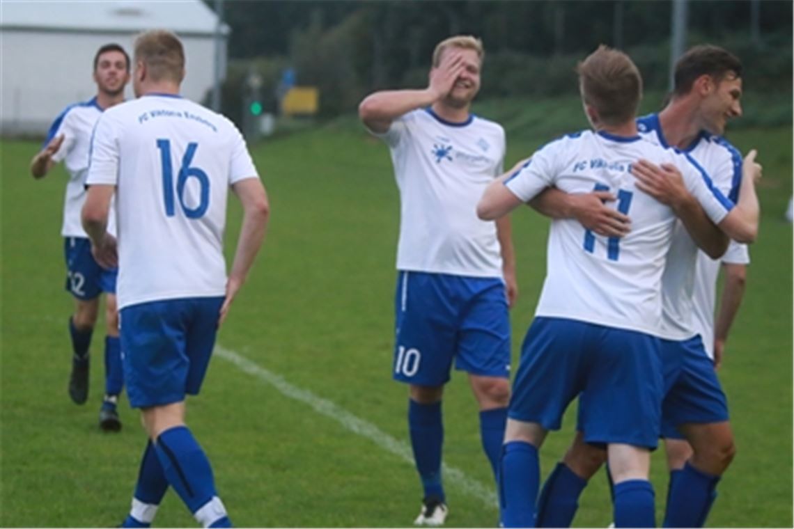 Beim FC Viktoria Enzberg – hier ein Schnappschuss beim 4:1-Heimsieg gegen Ispringen II vor einem Monat – läuft es derzeit rund: 24 Tore durfte der aktuelle A-Klassen-Primus in den bisherigen acht Begegnungen schon bejubeln. Archivfoto: Huber