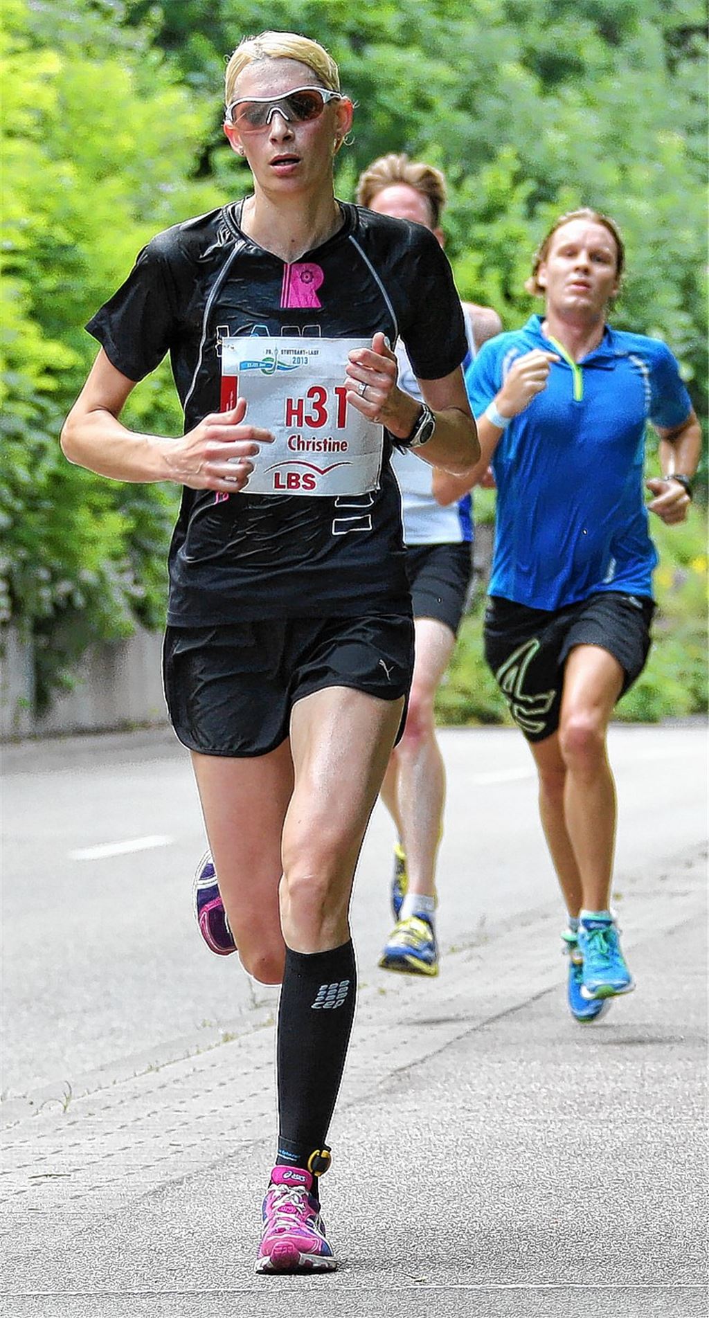 Beim Halbmarathon in Stuttgart läuft Christine Schleifer wieder einmal vorneweg, doch die Freude über den Sieg wird durch den Tod eines 24-jährigen Teilnehmers getrübt. Foto: Baumann