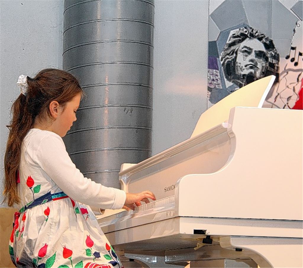 Beim Konzert in der Musikschule Gutmann: Aida Kubisch.