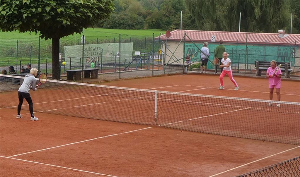 Beim Ladies Cup in Lomersheim steht der Spaß am Spiel im Vordergrund. Foto: Friedrich