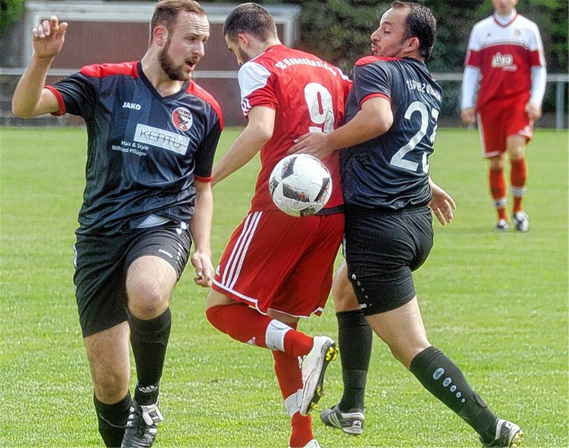 Großglattbach siegt in Unterzahl