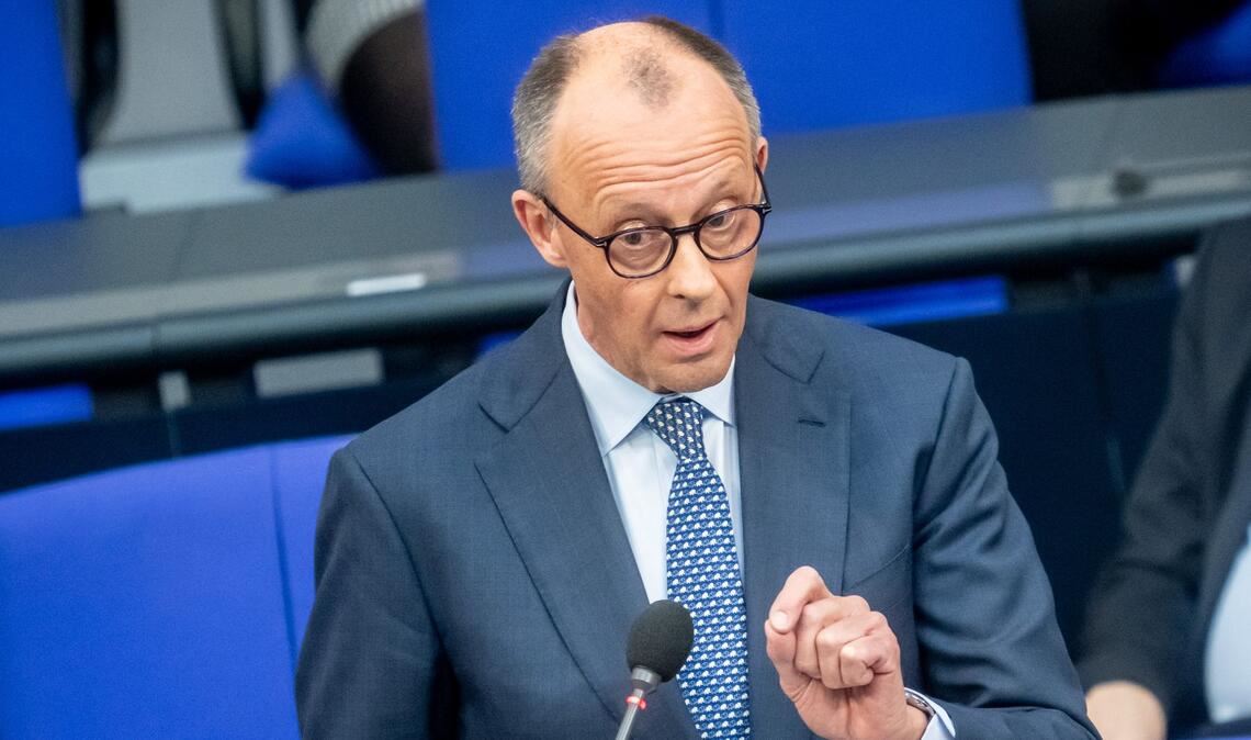 Beim Thema Gewalt gegen Frauen geht es in der Regierungsbefragungn im Bundestag hoch her.