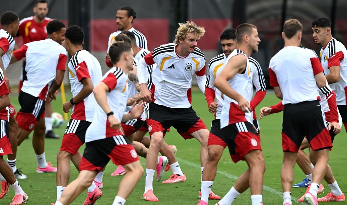 Beim Training der Nationalmannschaft wurde gleich auf Physis Wert gelegt.