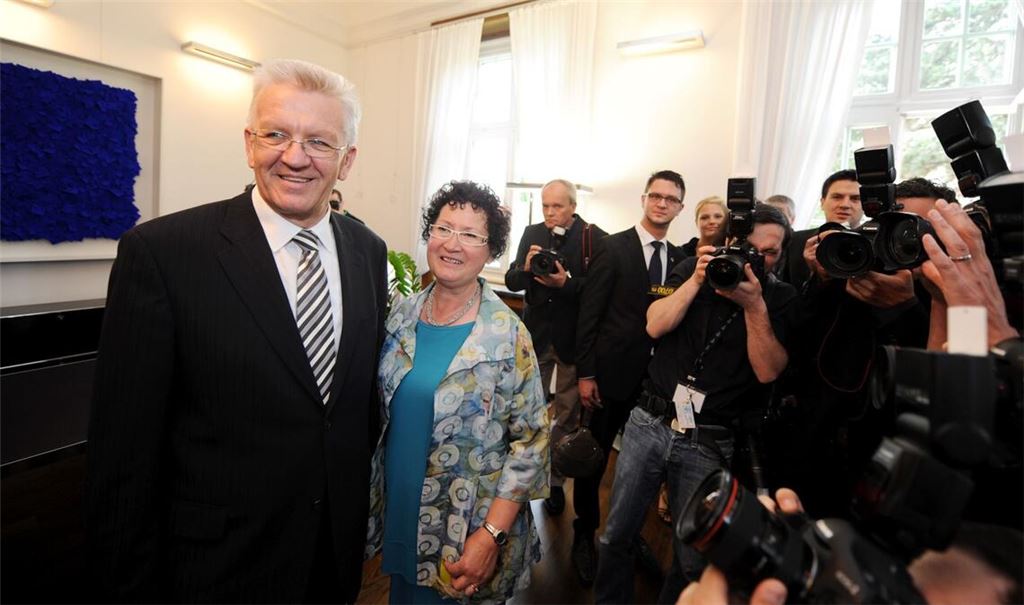 Beim ersten Besuch hängt die „Blaue Poesie“ noch gut sichtbar über dem Schreibtisch. Dann musste sie weg.