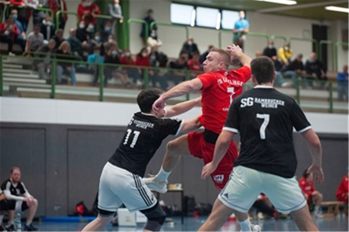 Beim ersten Heimspiel der Saison gegen die SG Hambrücken/Weiher tritt der TSV dominant auf und gewinnt verdient. Foto: Fotomoment