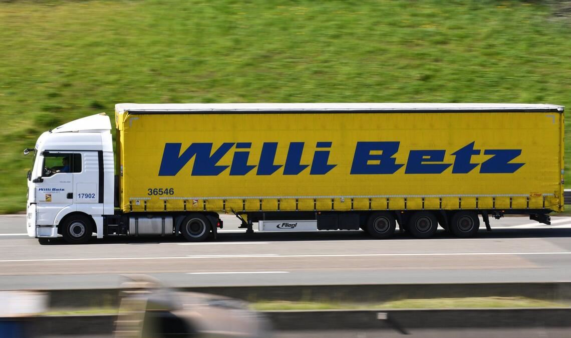 Bekannter Anblick auf Autobahnen: Die meist gelben Laster der Firma Willi Betz