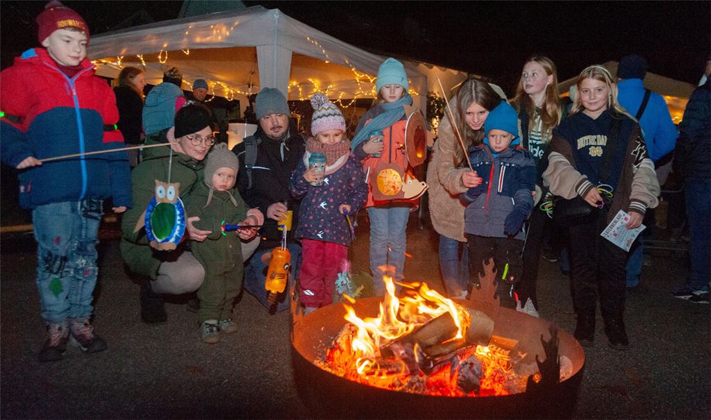 Beliebt: Der Laternenlauf von „Hello Nächstenhilfe“ in Lomersheim. Foto: Fotomoment